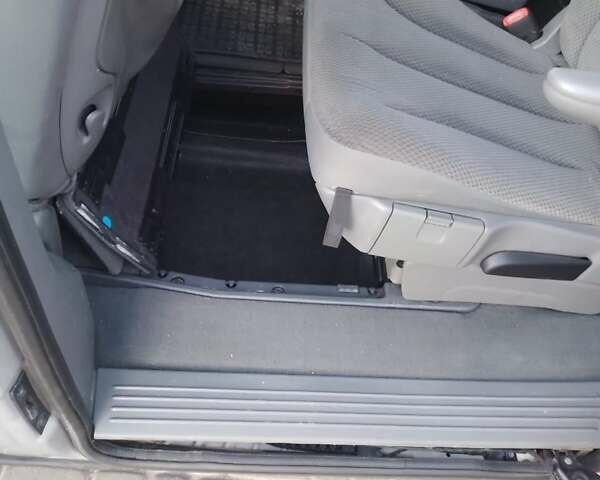 Крайслер Grand Voyager, об'ємом двигуна 2.8 л та пробігом 200 тис. км за 6200 $, фото 16 на Automoto.ua