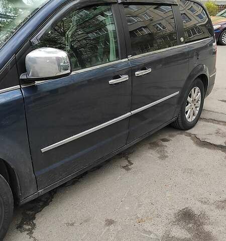 Крайслер Grand Voyager, об'ємом двигуна 2.8 л та пробігом 270 тис. км за 11500 $, фото 7 на Automoto.ua