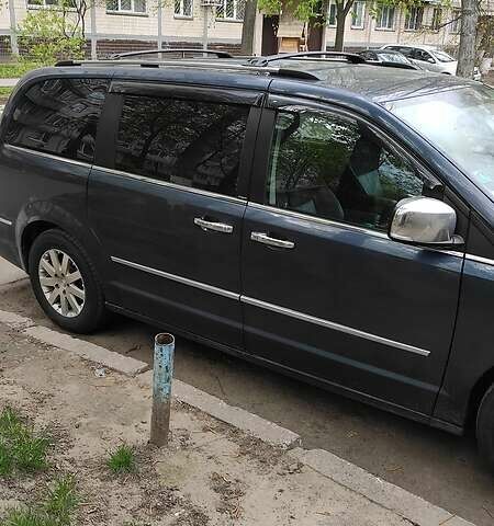 Крайслер Grand Voyager, об'ємом двигуна 2.8 л та пробігом 270 тис. км за 11500 $, фото 6 на Automoto.ua