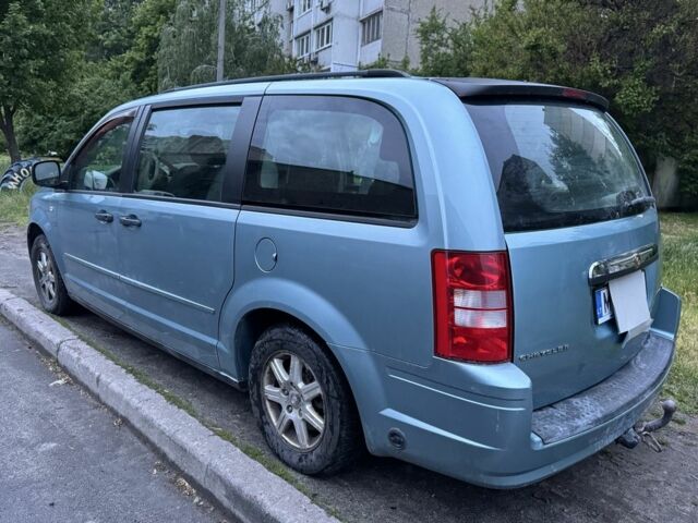 Крайслер Гранд Вояджер, объемом двигателя 3.8 л и пробегом 280 тыс. км за 3500 $, фото 2 на Automoto.ua
