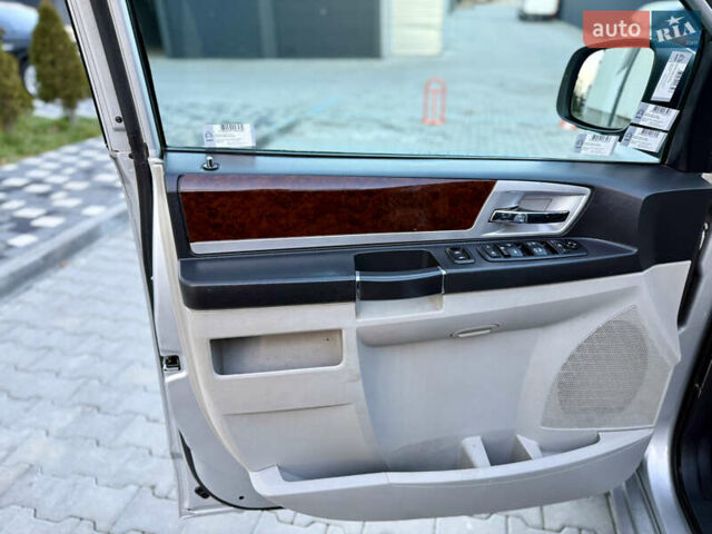 Крайслер Гранд Вояджер, объемом двигателя 2.8 л и пробегом 250 тыс. км за 5200 $, фото 9 на Automoto.ua