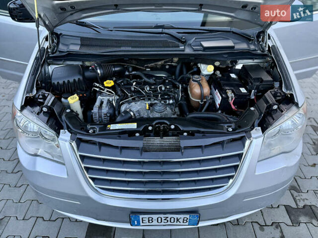 Крайслер Гранд Вояджер, объемом двигателя 2.8 л и пробегом 250 тыс. км за 5200 $, фото 23 на Automoto.ua