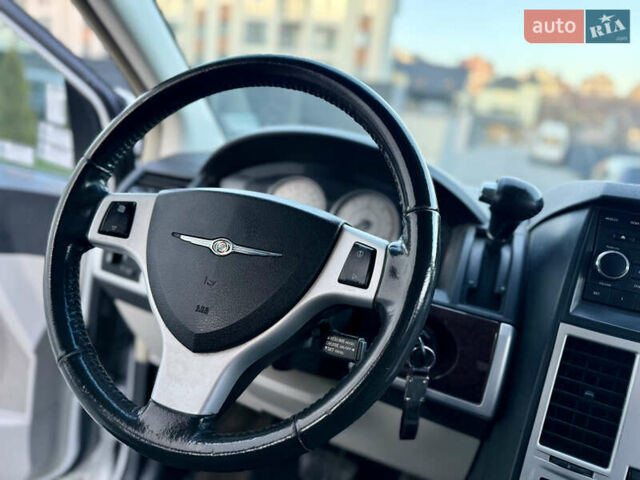 Крайслер Гранд Вояджер, объемом двигателя 2.8 л и пробегом 250 тыс. км за 5200 $, фото 12 на Automoto.ua