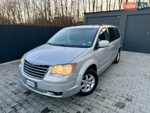 Крайслер Гранд Вояджер, объемом двигателя 2.8 л и пробегом 250 тыс. км за 5200 $, фото 1 на Automoto.ua