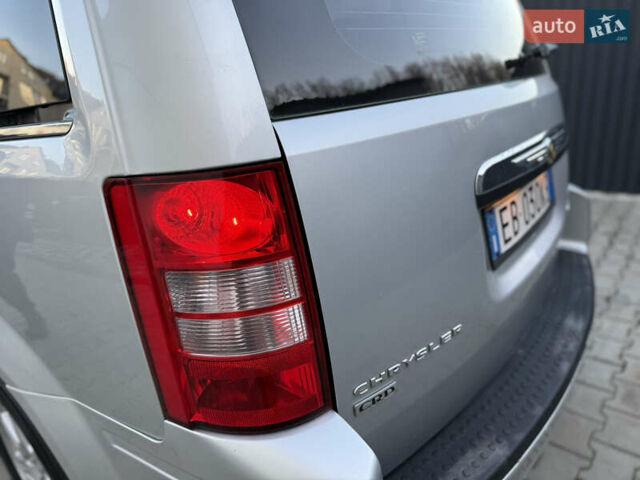 Крайслер Гранд Вояджер, объемом двигателя 2.8 л и пробегом 250 тыс. км за 5200 $, фото 5 на Automoto.ua