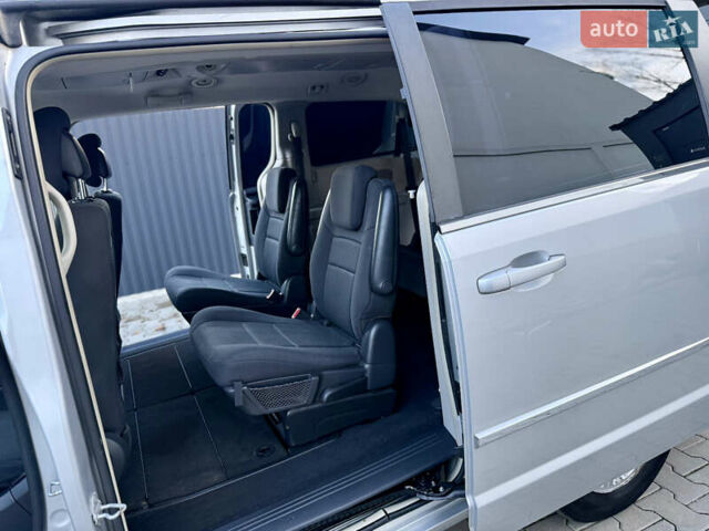 Крайслер Гранд Вояджер, объемом двигателя 2.8 л и пробегом 250 тыс. км за 5200 $, фото 16 на Automoto.ua