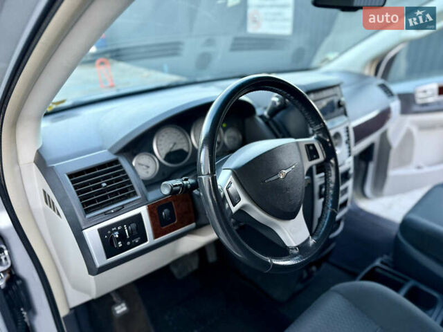 Крайслер Гранд Вояджер, объемом двигателя 2.8 л и пробегом 250 тыс. км за 5200 $, фото 11 на Automoto.ua
