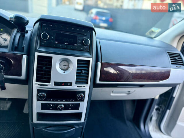 Крайслер Гранд Вояджер, объемом двигателя 2.8 л и пробегом 250 тыс. км за 5200 $, фото 13 на Automoto.ua