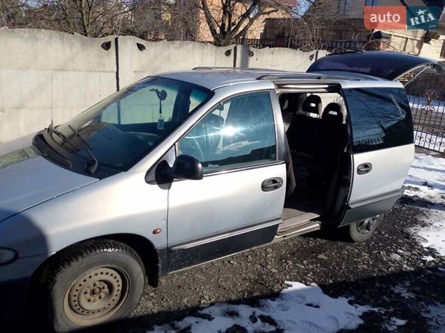 Крайслер Grand Voyager, об'ємом двигуна 2.5 л та пробігом 250 тис. км за 2400 $, фото 3 на Automoto.ua