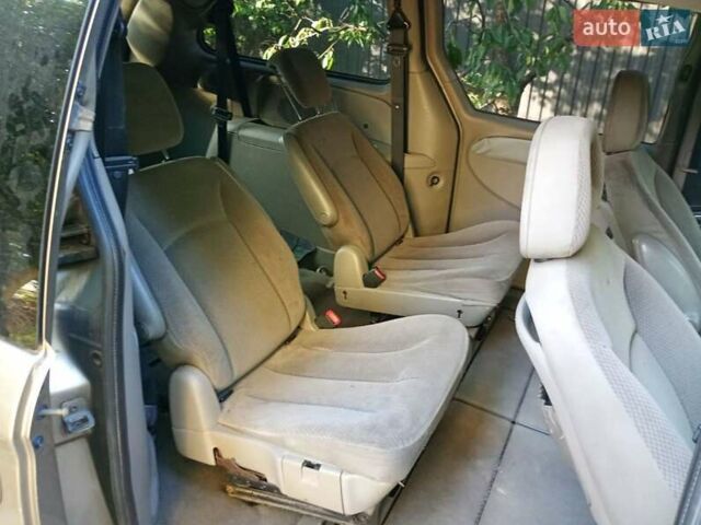 Сірий Крайслер Grand Voyager, об'ємом двигуна 2.78 л та пробігом 340 тис. км за 2650 $, фото 1 на Automoto.ua
