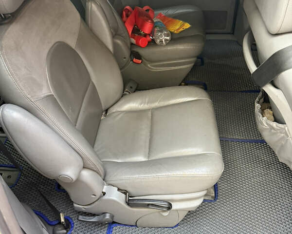 Сірий Крайслер Grand Voyager, об'ємом двигуна 2.78 л та пробігом 340 тис. км за 5914 $, фото 8 на Automoto.ua