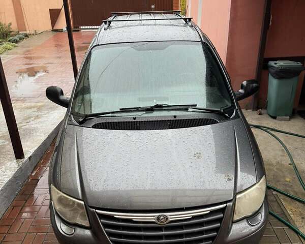 Сірий Крайслер Grand Voyager, об'ємом двигуна 2.78 л та пробігом 340 тис. км за 5914 $, фото 3 на Automoto.ua