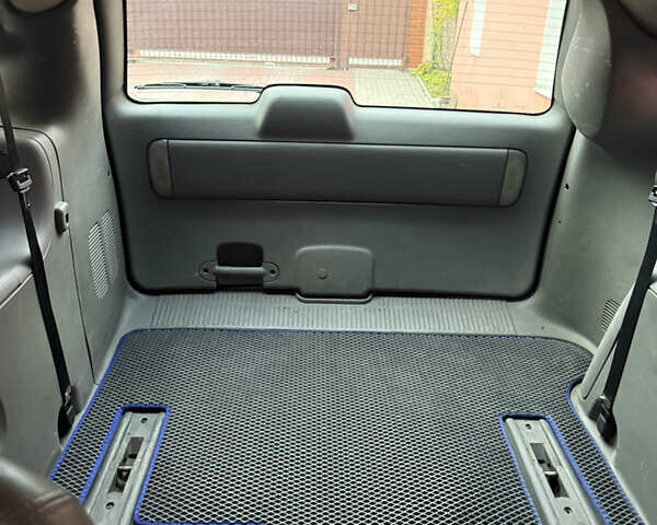 Сірий Крайслер Grand Voyager, об'ємом двигуна 2.78 л та пробігом 340 тис. км за 5914 $, фото 9 на Automoto.ua