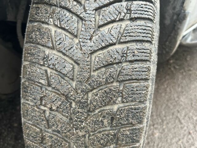 Серый Крайслер Гранд Вояджер, объемом двигателя 2.8 л и пробегом 350 тыс. км за 2850 $, фото 1 на Automoto.ua