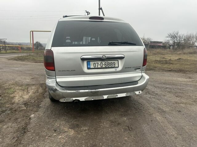 Серый Крайслер Гранд Вояджер, объемом двигателя 2.8 л и пробегом 350 тыс. км за 2850 $, фото 3 на Automoto.ua