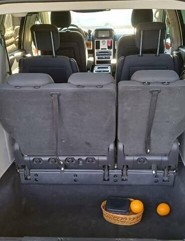 Сірий Крайслер Grand Voyager, об'ємом двигуна 2.78 л та пробігом 310 тис. км за 7300 $, фото 9 на Automoto.ua