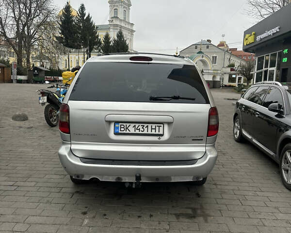 Сірий Крайслер Grand Voyager, об'ємом двигуна 2.78 л та пробігом 230 тис. км за 6500 $, фото 4 на Automoto.ua
