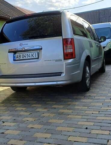 Сірий Крайслер Grand Voyager, об'ємом двигуна 2.78 л та пробігом 310 тис. км за 7300 $, фото 4 на Automoto.ua