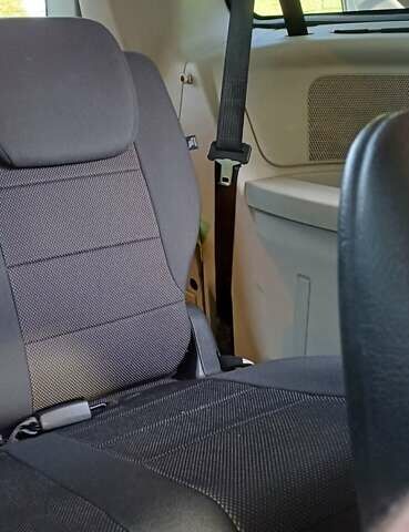 Сірий Крайслер Grand Voyager, об'ємом двигуна 2.78 л та пробігом 310 тис. км за 7300 $, фото 17 на Automoto.ua