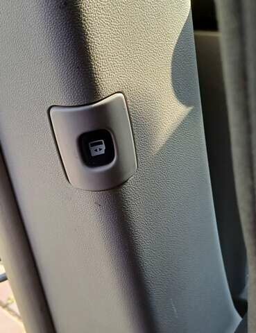 Сірий Крайслер Grand Voyager, об'ємом двигуна 2.78 л та пробігом 310 тис. км за 7300 $, фото 18 на Automoto.ua