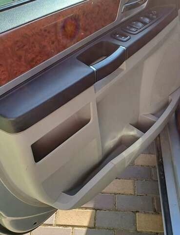 Сірий Крайслер Grand Voyager, об'ємом двигуна 2.78 л та пробігом 310 тис. км за 7300 $, фото 6 на Automoto.ua