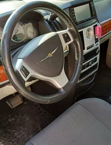 Сірий Крайслер Grand Voyager, об'ємом двигуна 2.78 л та пробігом 310 тис. км за 7300 $, фото 5 на Automoto.ua