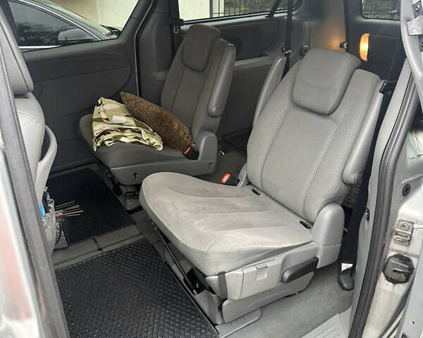 Сірий Крайслер Grand Voyager, об'ємом двигуна 2.78 л та пробігом 230 тис. км за 6500 $, фото 8 на Automoto.ua