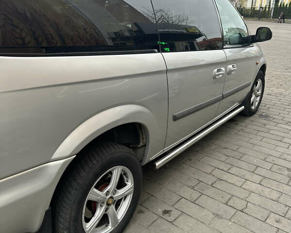 Сірий Крайслер Grand Voyager, об'ємом двигуна 2.78 л та пробігом 230 тис. км за 6500 $, фото 1 на Automoto.ua