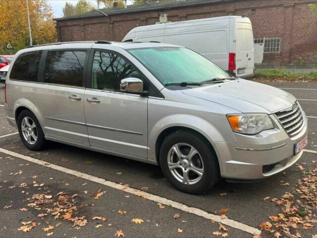 Серый Крайслер Гранд Вояджер, объемом двигателя 2.8 л и пробегом 238 тыс. км за 5999 $, фото 6 на Automoto.ua