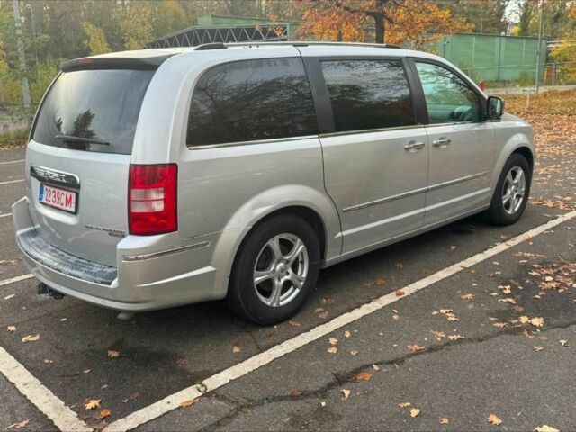 Серый Крайслер Гранд Вояджер, объемом двигателя 2.8 л и пробегом 238 тыс. км за 5999 $, фото 5 на Automoto.ua