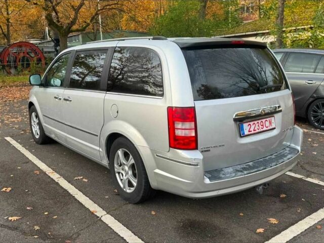 Серый Крайслер Гранд Вояджер, объемом двигателя 2.8 л и пробегом 238 тыс. км за 5999 $, фото 9 на Automoto.ua