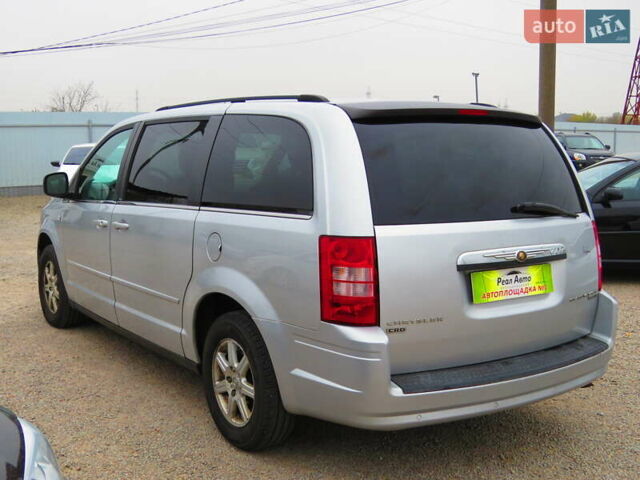 Сірий Крайслер Grand Voyager, об'ємом двигуна 2.78 л та пробігом 333 тис. км за 11500 $, фото 2 на Automoto.ua