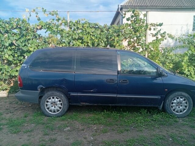 Крайслер Гранд Вояджер 2001 в Береговом на Automoto.ua Синий Крайслер Гранд Вояджер, объемом двигателя 2 л и пробегом 370 тыс. км за 1784 $, фото 3 на Automoto.ua