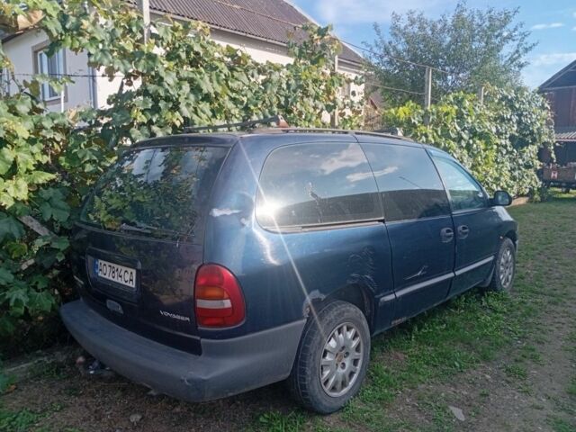 Крайслер Гранд Вояджер 2001 в Береговом на Automoto.ua Синий Крайслер Гранд Вояджер, объемом двигателя 2 л и пробегом 370 тыс. км за 1784 $, фото 4 на Automoto.ua
