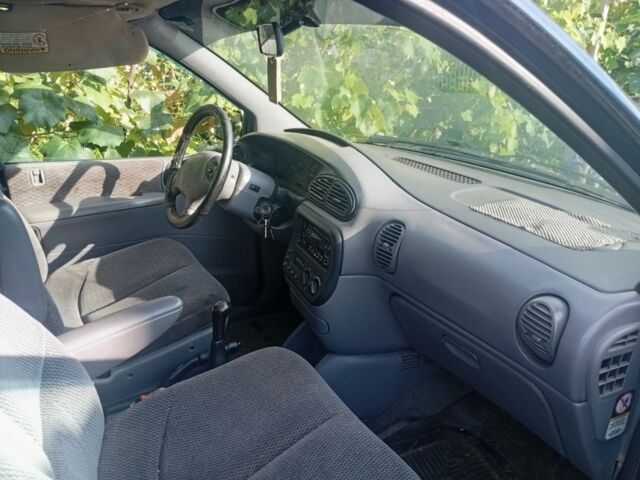 Крайслер Гранд Вояджер 2001 в Береговом на Automoto.ua Синий Крайслер Гранд Вояджер, объемом двигателя 2 л и пробегом 370 тыс. км за 1784 $, фото 1 на Automoto.ua