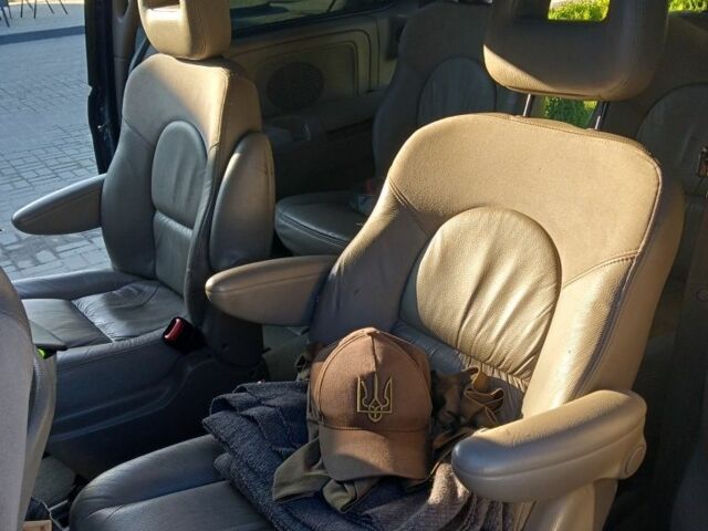 Синій Крайслер Grand Voyager, об'ємом двигуна 2.5 л та пробігом 278 тис. км за 3619 $, фото 5 на Automoto.ua