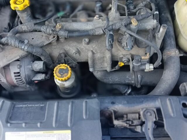 Синій Крайслер Grand Voyager, об'ємом двигуна 2.5 л та пробігом 278 тис. км за 3619 $, фото 3 на Automoto.ua