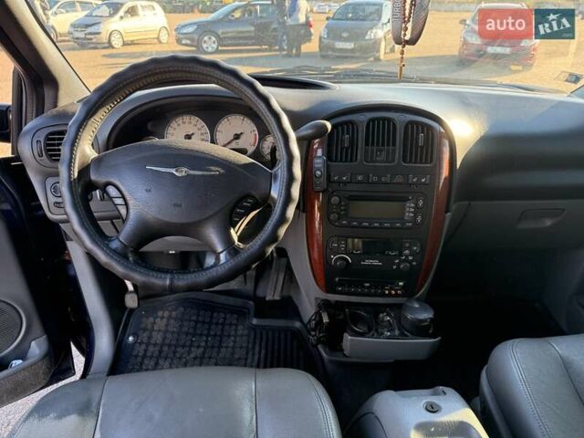 Синій Крайслер Grand Voyager, об'ємом двигуна 2.78 л та пробігом 353 тис. км за 8500 $, фото 13 на Automoto.ua