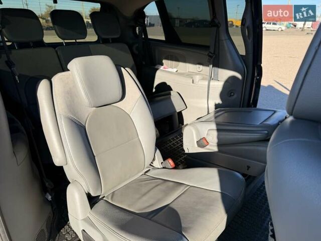 Синій Крайслер Grand Voyager, об'ємом двигуна 2.78 л та пробігом 353 тис. км за 8500 $, фото 19 на Automoto.ua