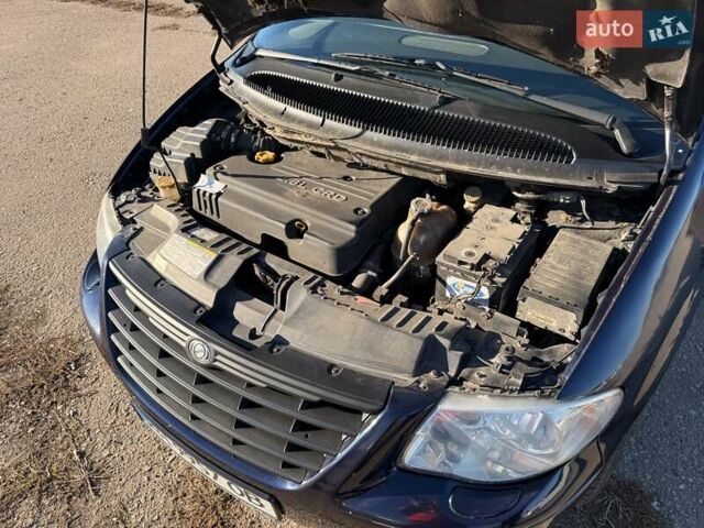 Синій Крайслер Grand Voyager, об'ємом двигуна 2.78 л та пробігом 353 тис. км за 8500 $, фото 20 на Automoto.ua