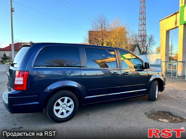 Синій Крайслер Grand Voyager, об'ємом двигуна 2.8 л та пробігом 122 тис. км за 12500 $, фото 3 на Automoto.ua