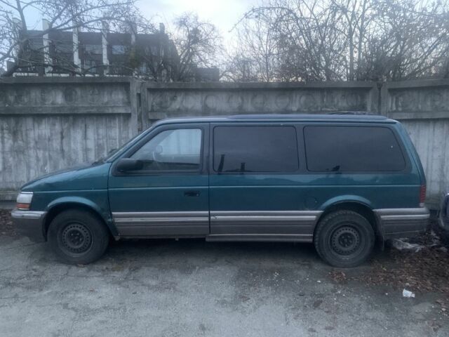 Зеленый Крайслер Гранд Вояджер, объемом двигателя 3.3 л и пробегом 100 тыс. км за 2007 $, фото 1 на Automoto.ua