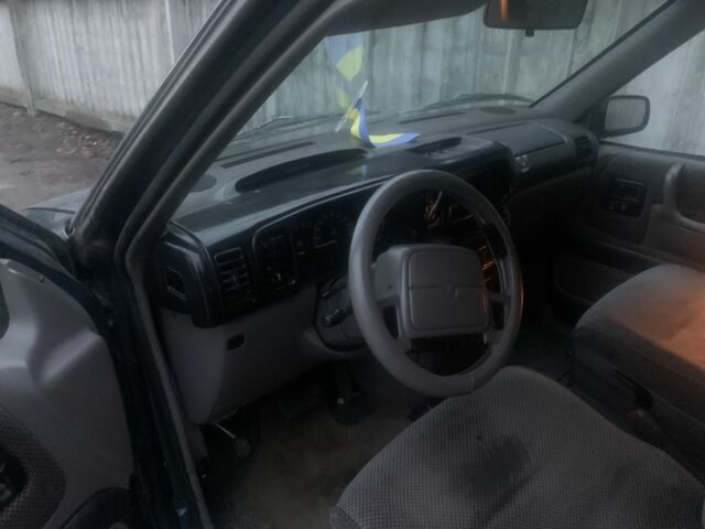 Зеленый Крайслер Гранд Вояджер, объемом двигателя 3.3 л и пробегом 100 тыс. км за 2007 $, фото 5 на Automoto.ua