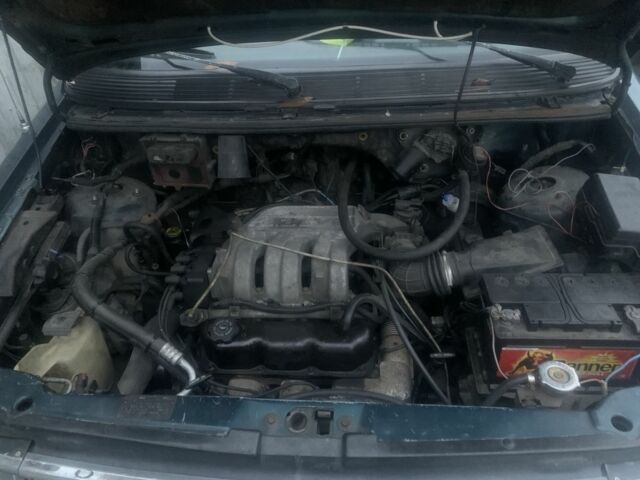 Зеленый Крайслер Гранд Вояджер, объемом двигателя 3.3 л и пробегом 100 тыс. км за 2007 $, фото 6 на Automoto.ua