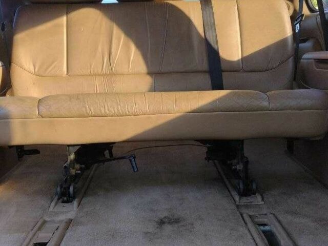 Зеленый Крайслер Гранд Вояджер, объемом двигателя 2.5 л и пробегом 287 тыс. км за 2150 $, фото 5 на Automoto.ua