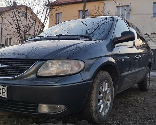 Зеленый Крайслер Гранд Вояджер, объемом двигателя 2.5 л и пробегом 380 тыс. км за 3900 $, фото 2 на Automoto.ua