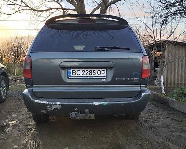 Зеленый Крайслер Гранд Вояджер, объемом двигателя 2.5 л и пробегом 380 тыс. км за 3900 $, фото 5 на Automoto.ua