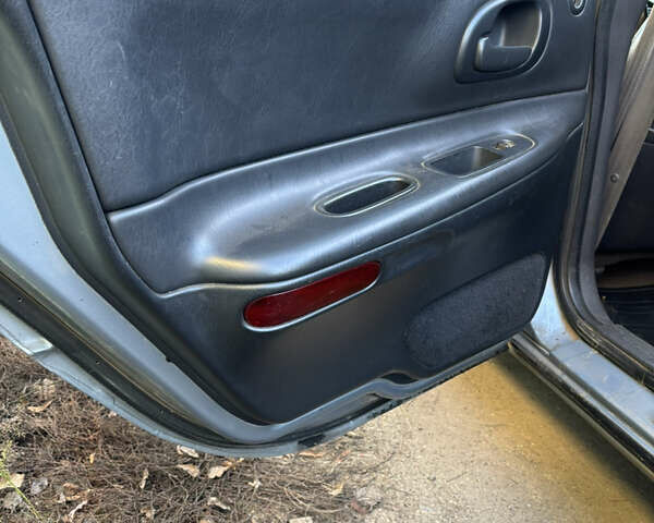 Сірий Крайслер Intrepid, об'ємом двигуна 3.52 л та пробігом 386 тис. км за 2899 $, фото 17 на Automoto.ua