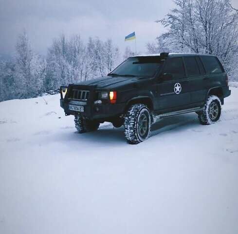 Зеленый Крайслер Джип Чероки, объемом двигателя 2.5 л и пробегом 200 тыс. км за 4500 $, фото 2 на Automoto.ua