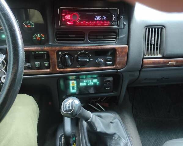 Зеленый Крайслер Джип Чероки, объемом двигателя 2.5 л и пробегом 200 тыс. км за 4500 $, фото 9 на Automoto.ua